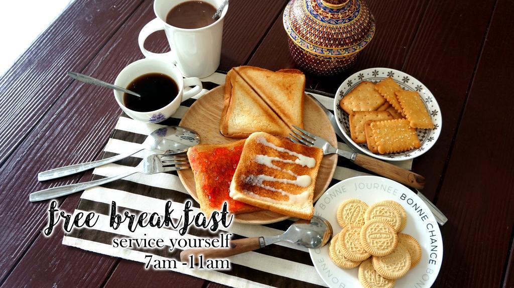 Wake Up Hostel Bangkok Dış mekan fotoğraf