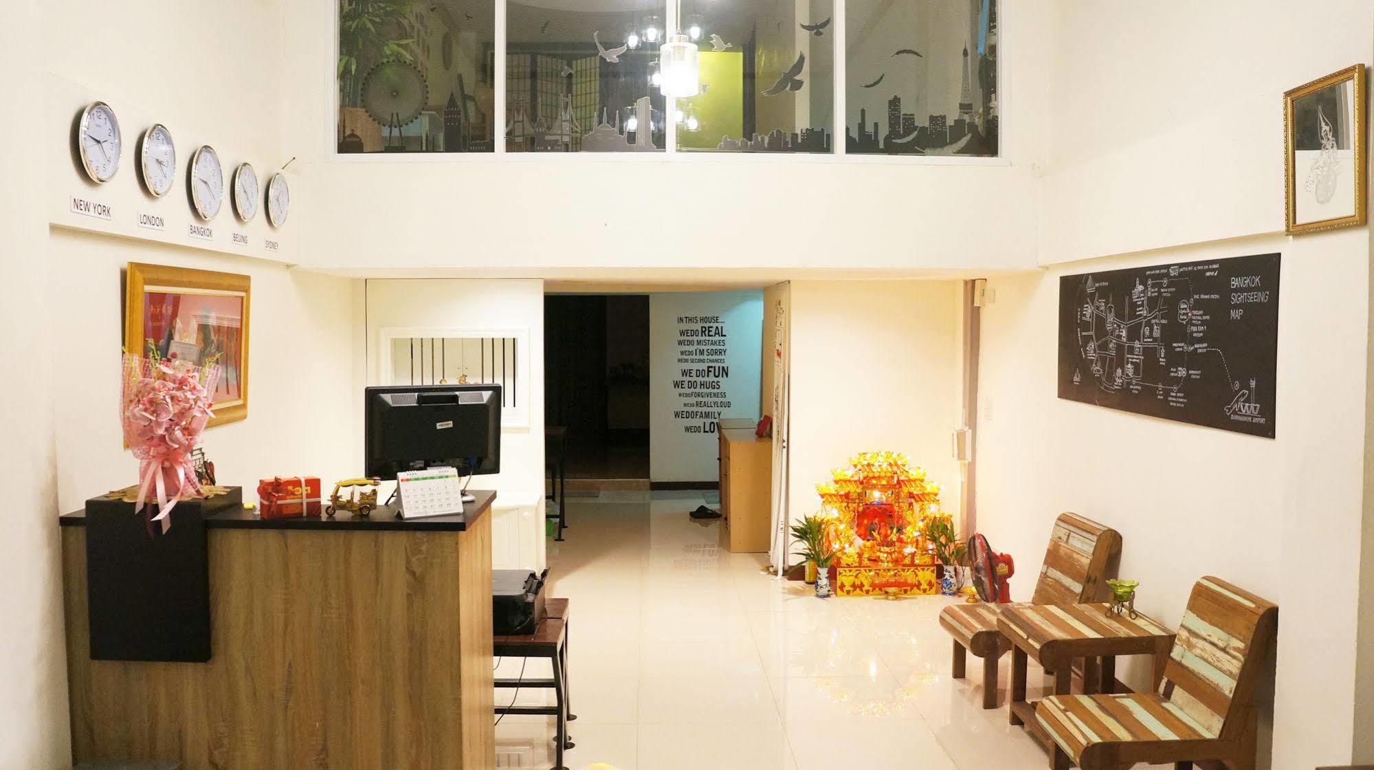 Wake Up Hostel Bangkok Dış mekan fotoğraf