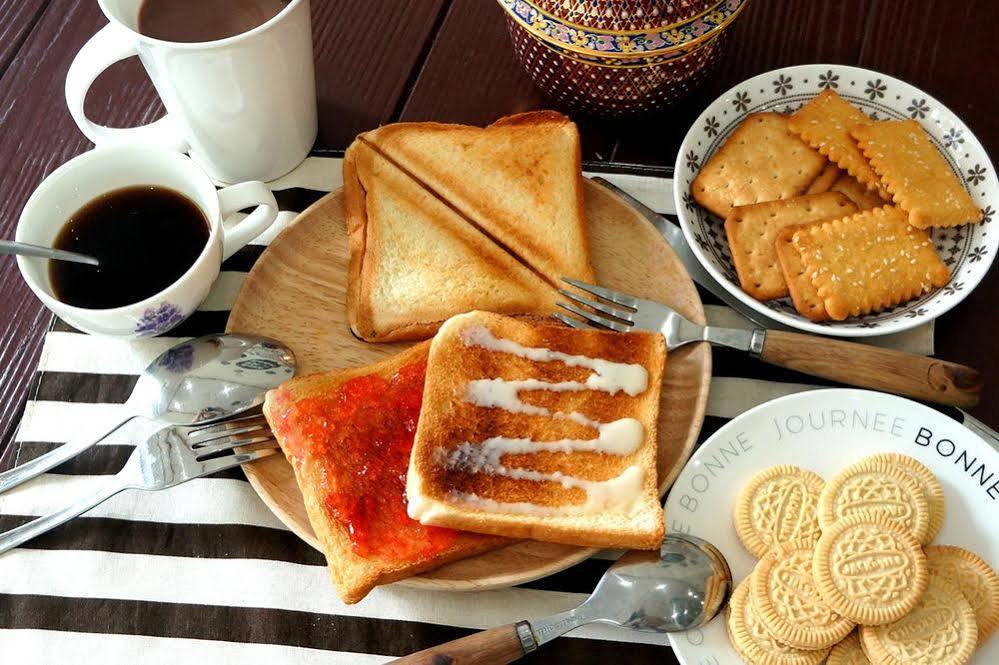 Wake Up Hostel Bangkok Dış mekan fotoğraf