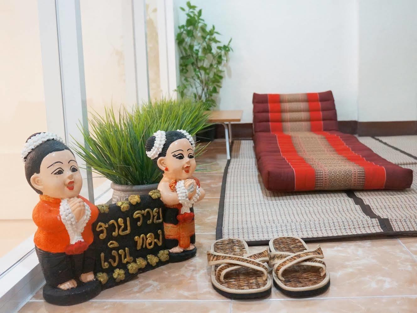 Wake Up Hostel Bangkok Dış mekan fotoğraf